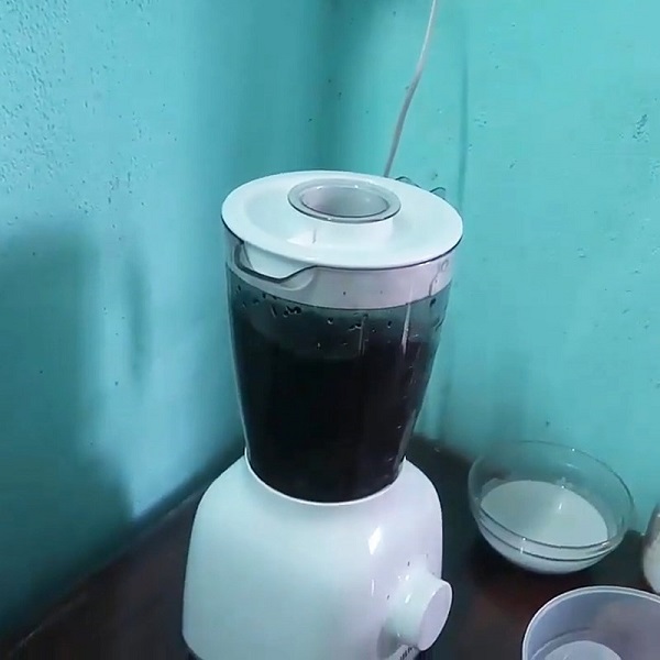 Hướng dẫn cách nấu chè mè đen nước cốt dừa 4