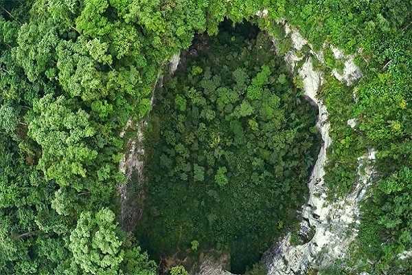 Khám phá hang Sơn Đoòng, Quảng Bình - hang động đẹp nhất hành tinh