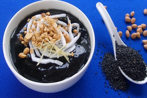 Bật mí cách nấu chè mè đen nước dừa dùng trong những ngày nắng nóng